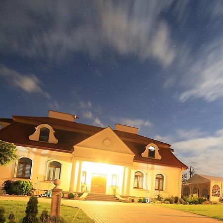 Prestige Bed and Breakfast Wierzchowisko Εξωτερικό φωτογραφία